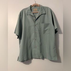 Men’s vintage shirt.  p to p 26”. In great shape